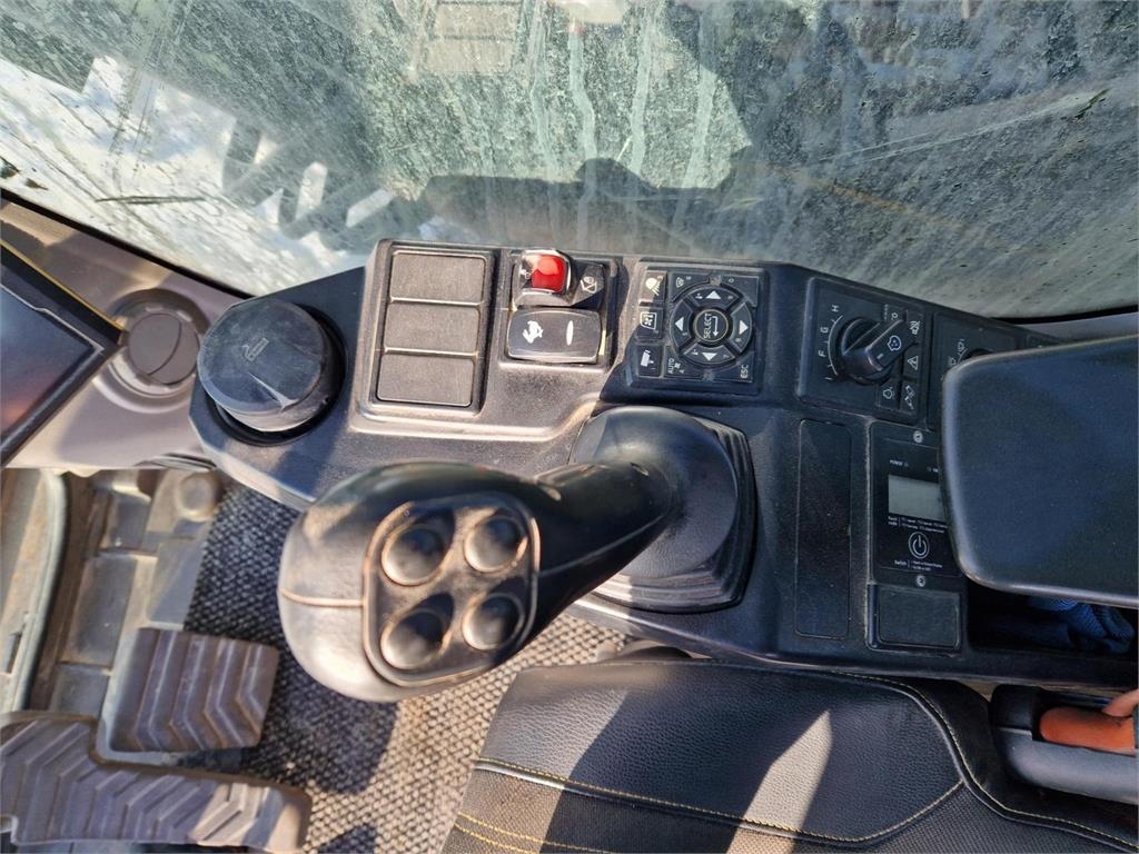 volvo-ec750el-d8e7,ec750el_310183a-media(4).jpg
