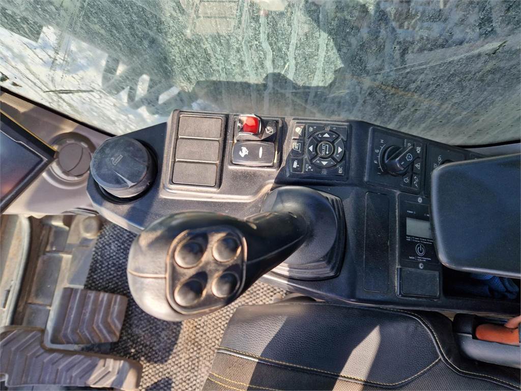 volvo-ec750el-d8e7,ec750el_310183a-media(4).jpg