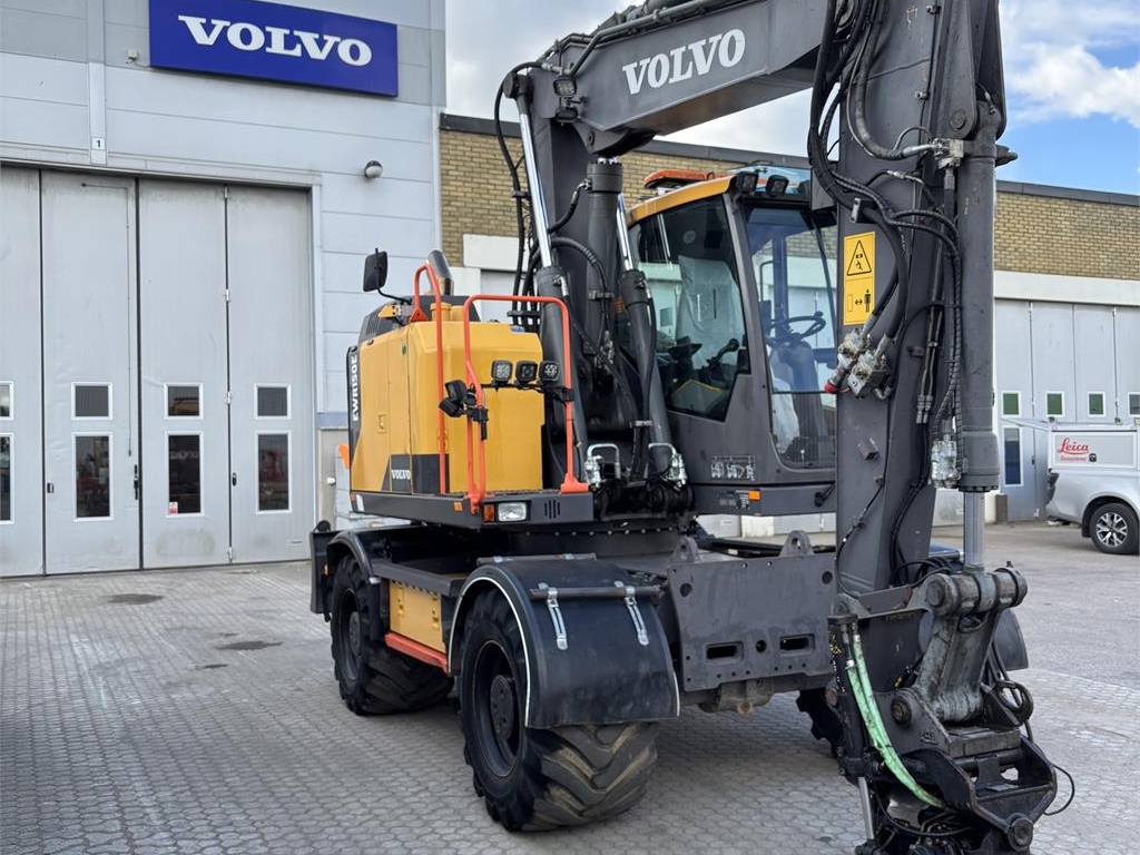 volvo-e,ewr150e_320329-ewr150e320329(6).jpg