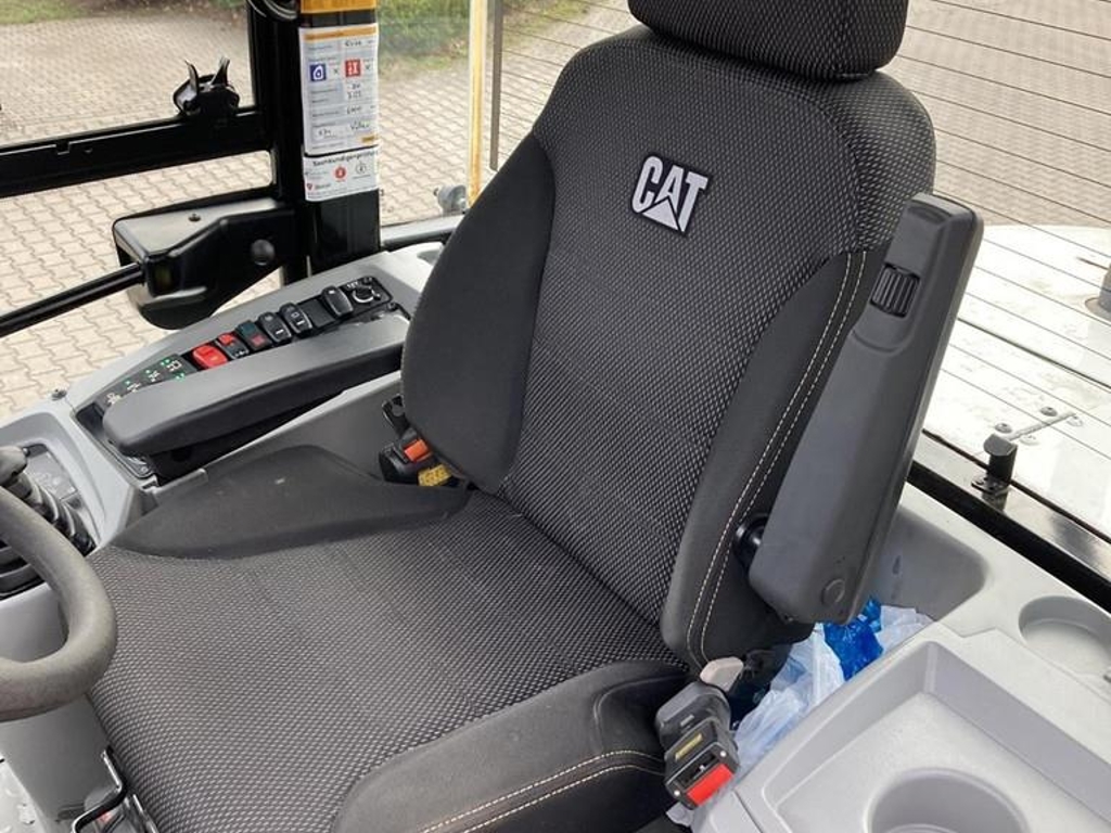 cat-914m,b2c473b8-14.jpg