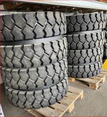 Trelleborg T-900 inkl fälg o stenskyddsringar