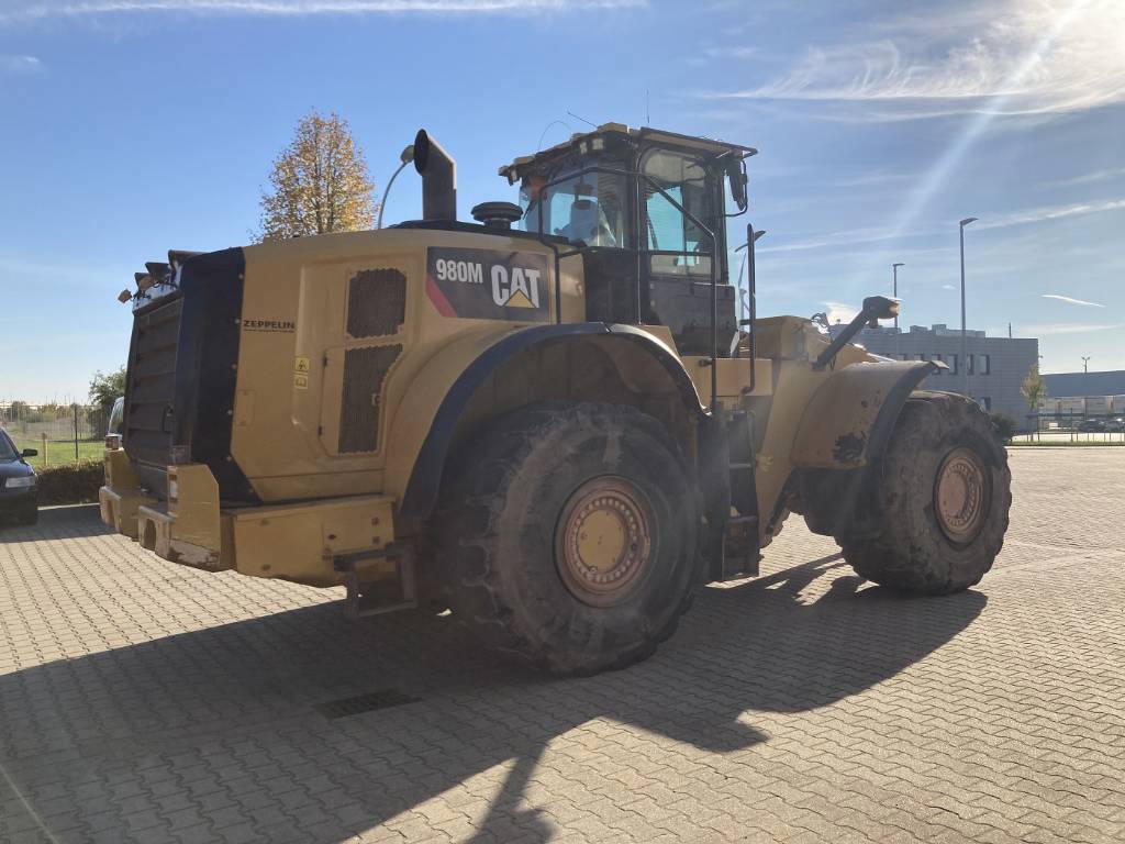 cat-980-m,0971cb7f.jpg