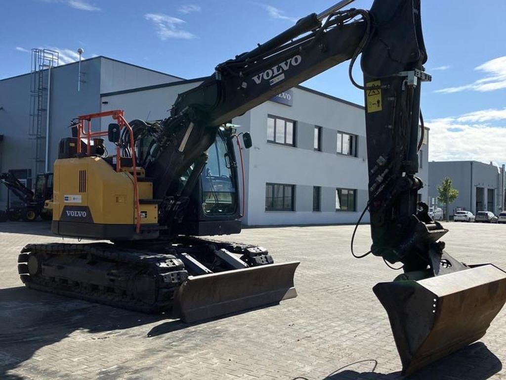 volvo-ecr-145-el,e661ca18-11.jpg