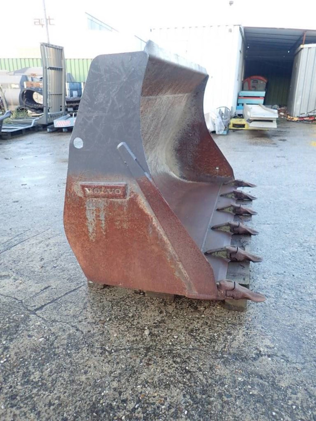 volvo-schaufel-0-7-m3-mit-z-1,0df1243b.jpg