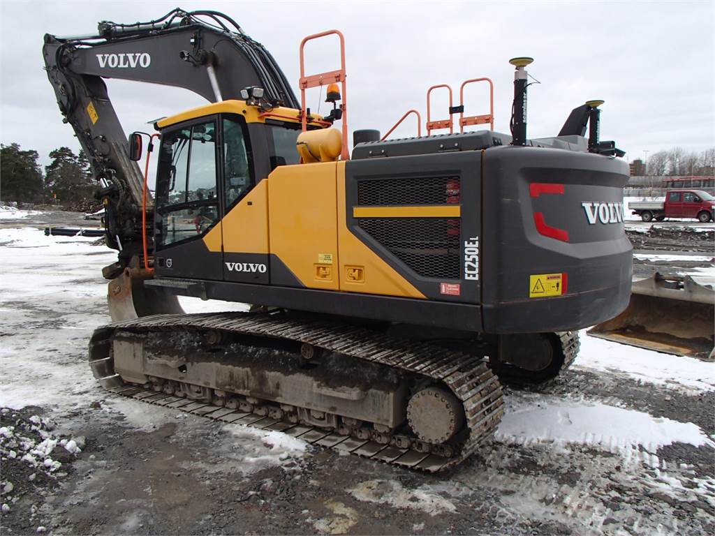 volvo-ec250el-8517,ec250el_320612a-p3300467.jpg