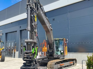 Volvo EC 230