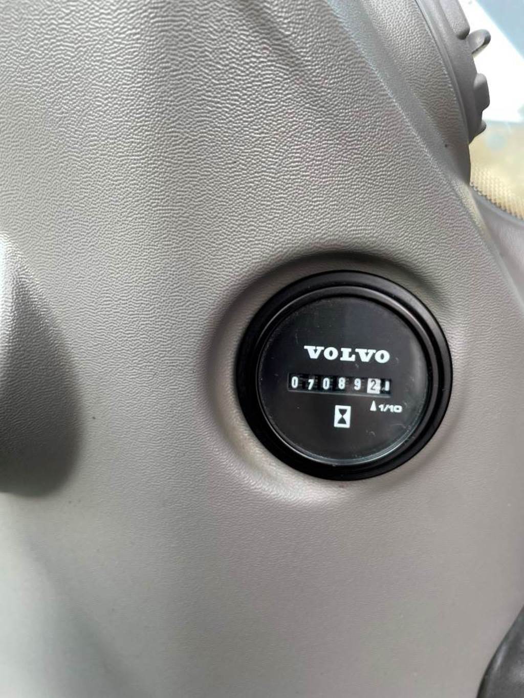 volvo-5910,ecr235el_311550a-img_4427(medium).jpg