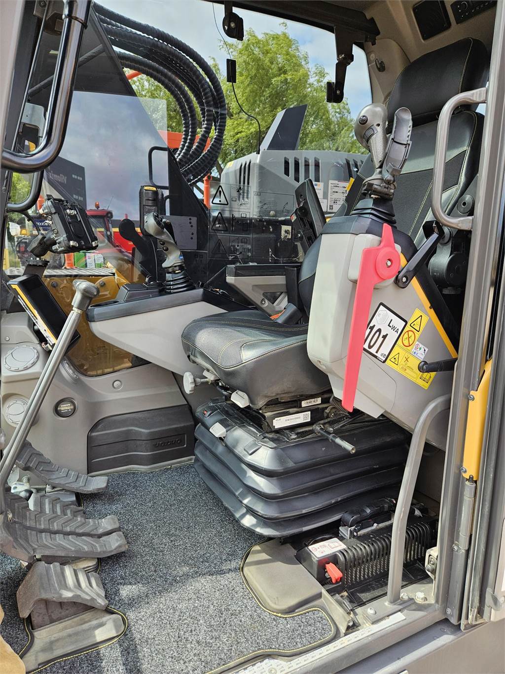 volvo-ecr23-3487,ecr235el_315032a-1000007471.jpg